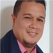 Administrador de empresas, especialista en gerencia empresarial y competitividad, técnico laboral en música, diplomados en docencia universitaria, gerencia educativa, psicología educativa, psicología organizacional, estrategias de aprendizaje, liderazgo e